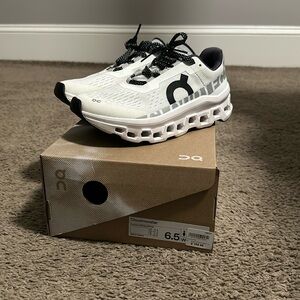 W's Cloudmonster Undyed-White/White - 6.5